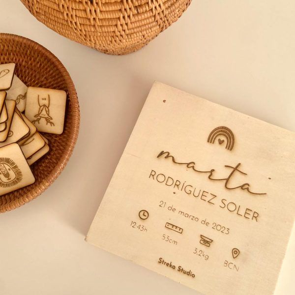 Natalicio de madera personalizado