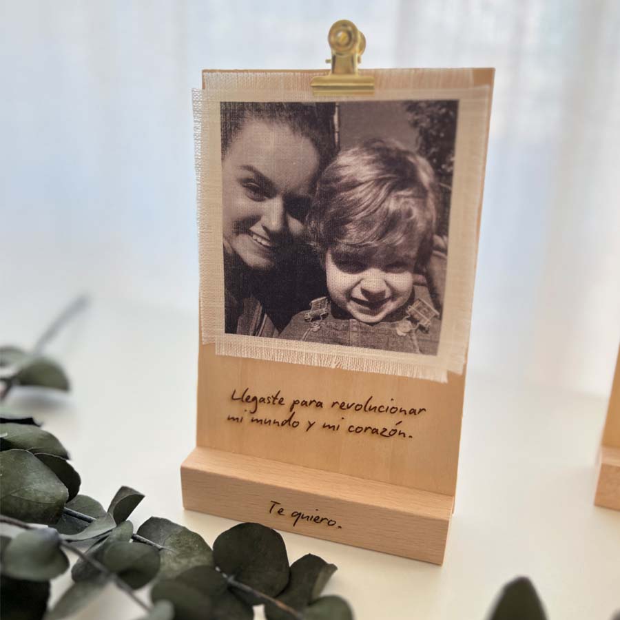 Revelado en tela con placa personalizada - Imagen 7